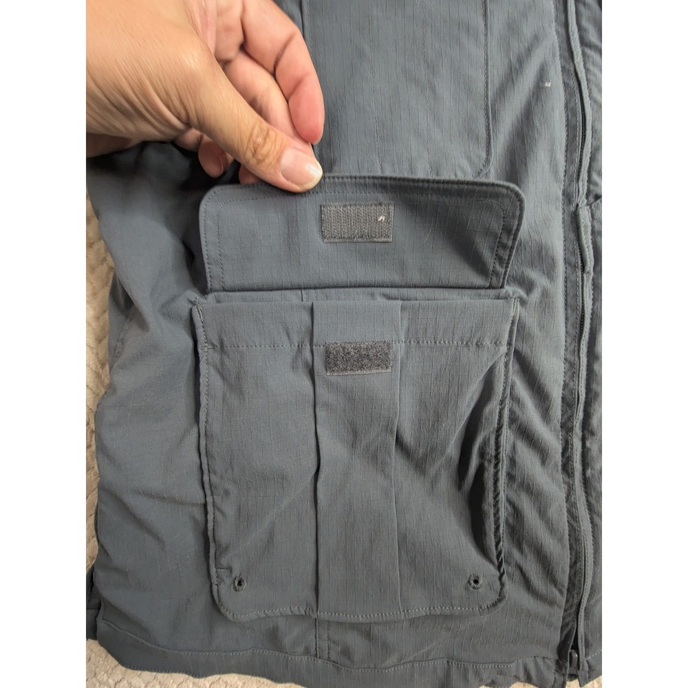 Duluth Trading Co Vest Mens XL Outdoor Utility Travel Multi Pocket‎ Lightweight - Picture 3 of 11